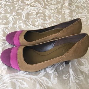 🎁 Cole Haan Suede Heels